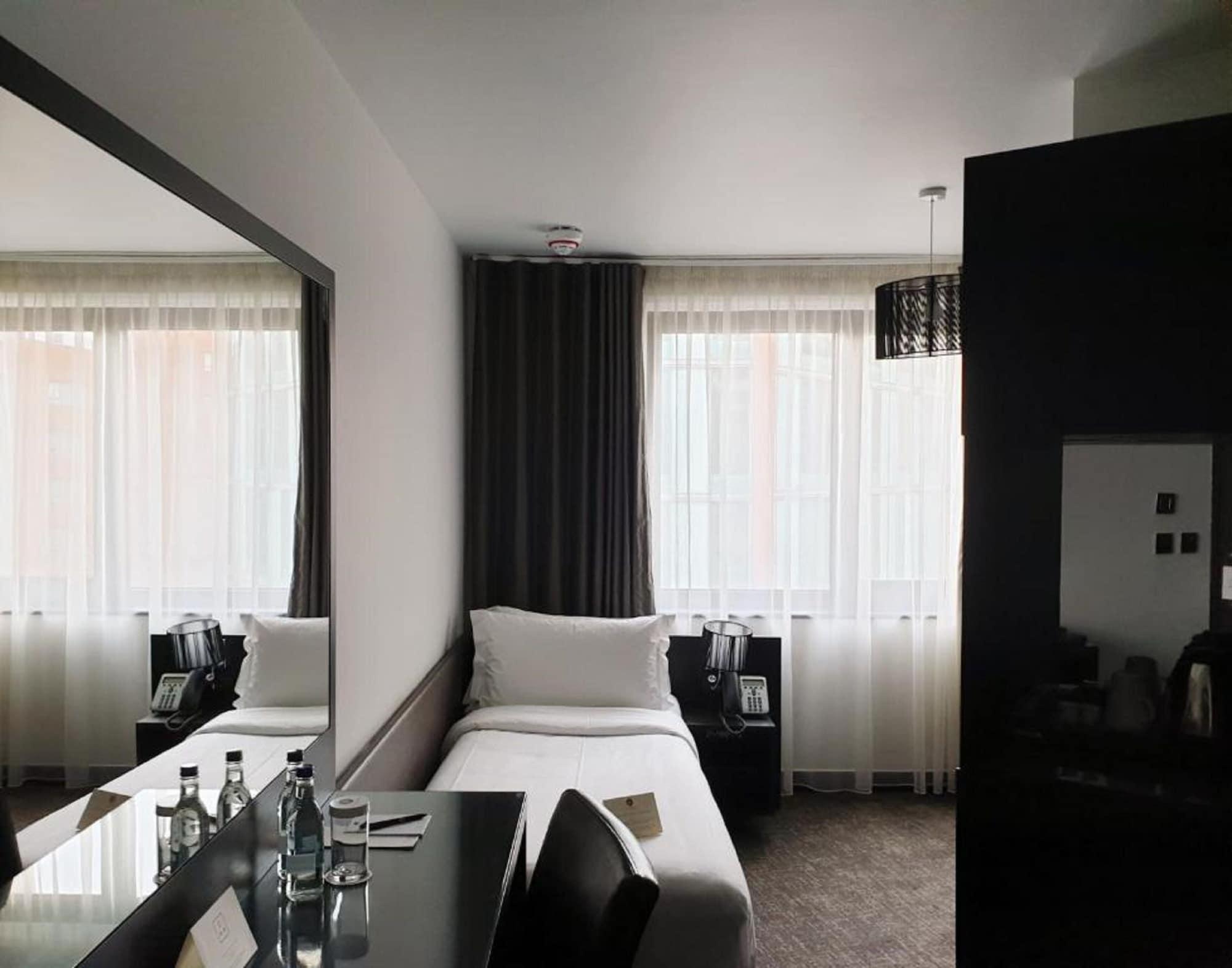 The Westbridge Stratford Hotel Londra